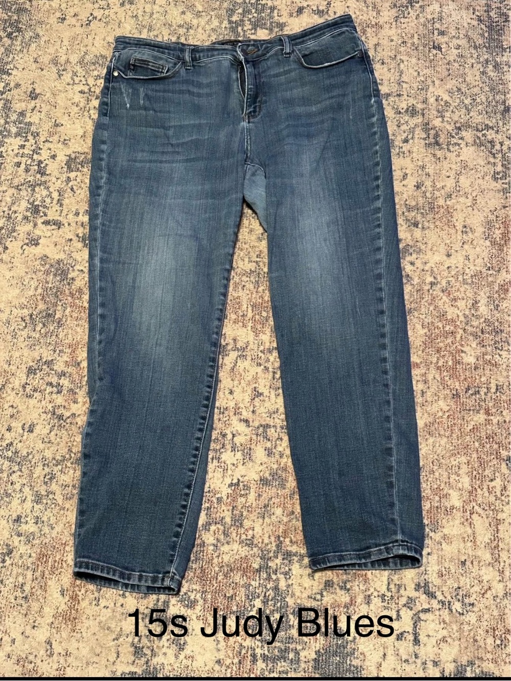 Judy Blue Women's Ankle Crop Jeans in Mid Blue Wash. Never Worn.